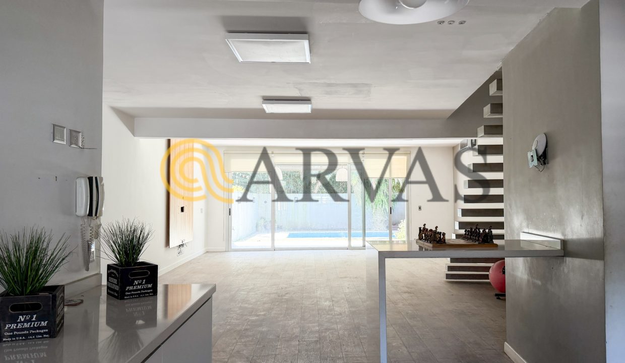 Arias 2090
